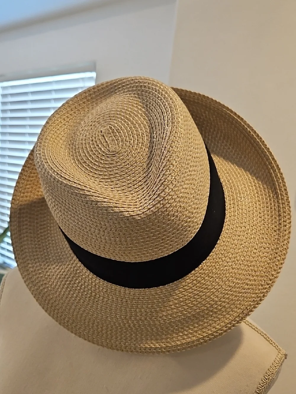 Eric Javits Straw Fedora in Natural with Black Band New - Picture 2 of 15